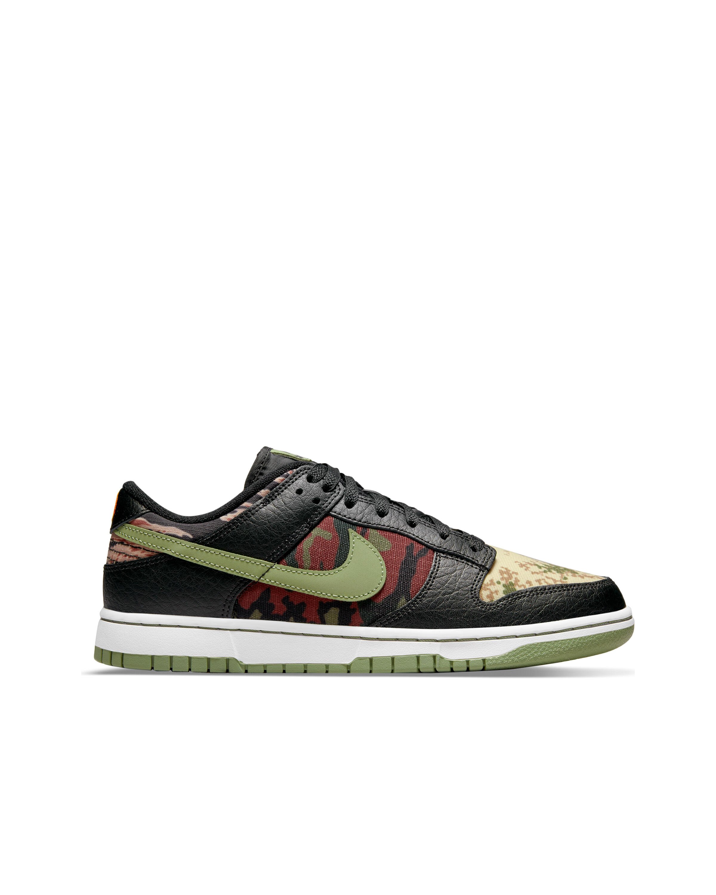 沸騰ブラドン Nike  SE LOW DUNK スケートボード